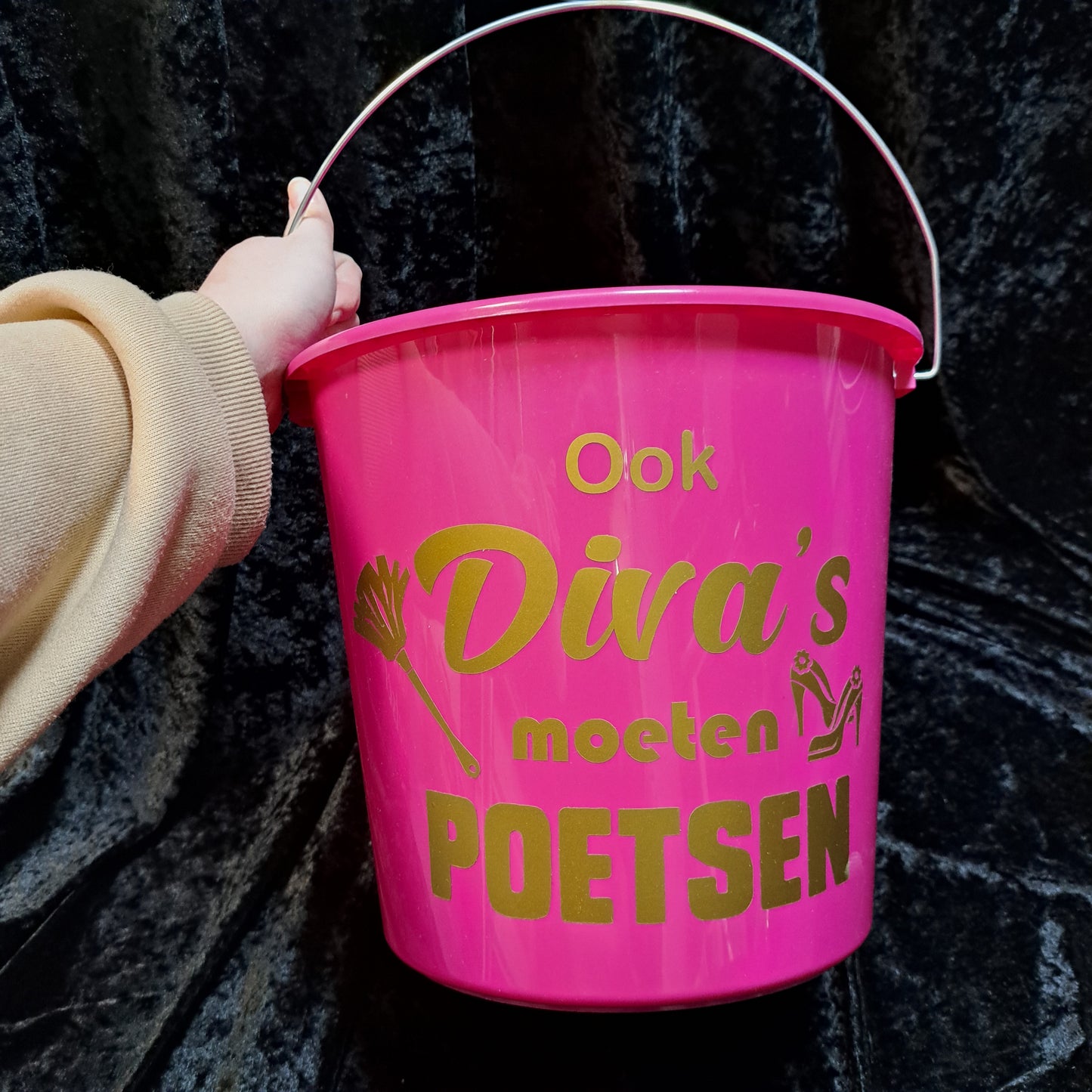 Emmer - Ook diva's moeten poetsen